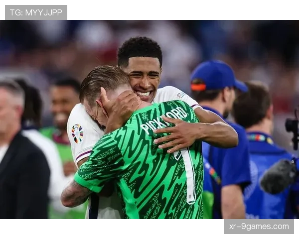 特写:点球决胜前,门将的深呼吸与对手的凝视 特写:点球决胜前,门将的深呼吸与对手的凝视